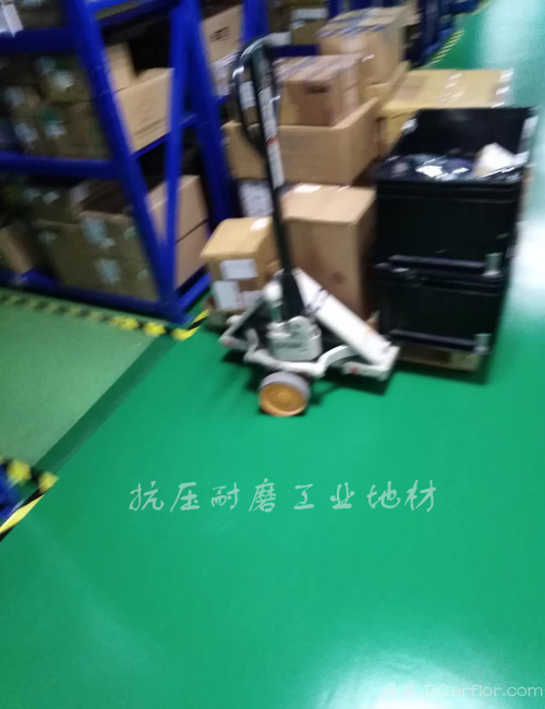 倉庫走叉車搬運(yùn)地面鋪什么 走液壓車 走叉車倉庫地板 車間倉庫地面材料解決方案